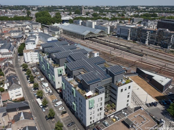 Réhabilitation d'un centre de tri en bureaux et logements à Tours (37)