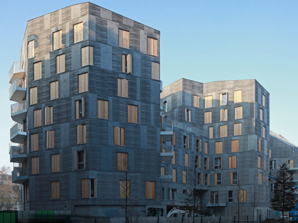 Immeuble en béton matricé et autonettoyant